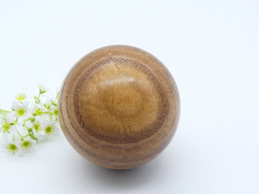 Holzkugel aus Schnurbaum 60 mm