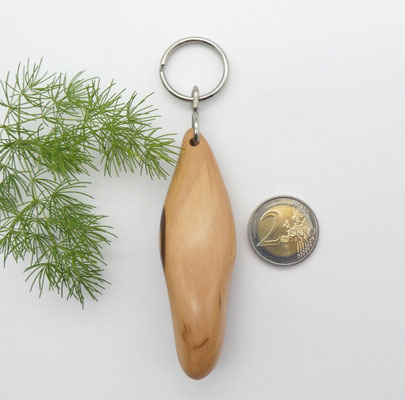 Schlüsselanhänger-Handschmeichler aus Apfelholz