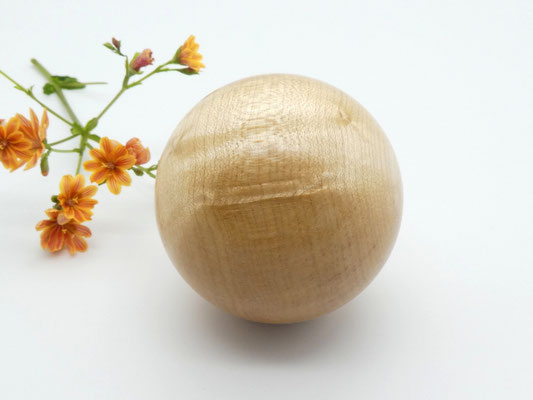 Holzkugel aus Muschelahorn 68 mm