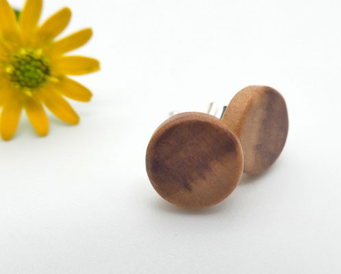 Mini-Ohrstecker aus Apfelbaum 8 mm