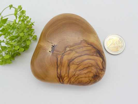 Handschmeichler aus Olivenholz