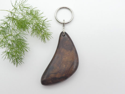 Schlüsselanhänger-Handschmeichler aus Nusswurzel