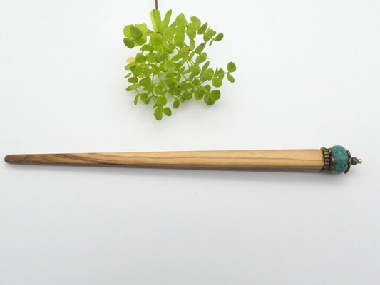 Haarstab aus Olivenholz & Chrysokoll