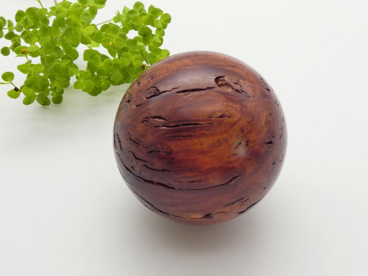 Holzkugel aus Jarrahmaser 62 mm