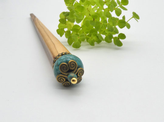 Haarstab aus Olivenholz & Chrysokoll