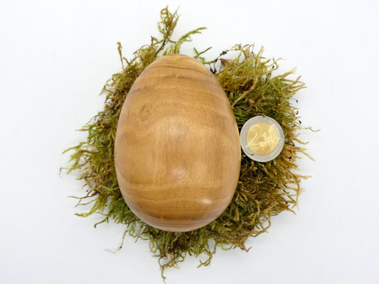 großes Osterei aus Olivenholz 