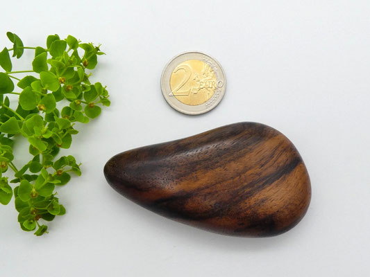 Handschmeichler aus Holz - Nussbaumwurzel