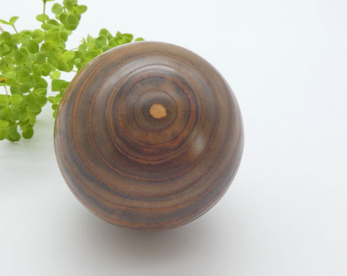 Holzkugel aus Essigbaum 66 mm