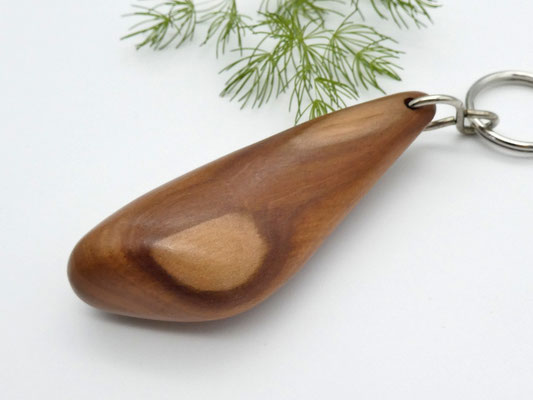 Schlüsselanhänger-Handschmeichler aus Holz - Apfelbaum