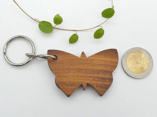 Schlüsselanhänger aus Holz, Schmetterling aus Zwetschge