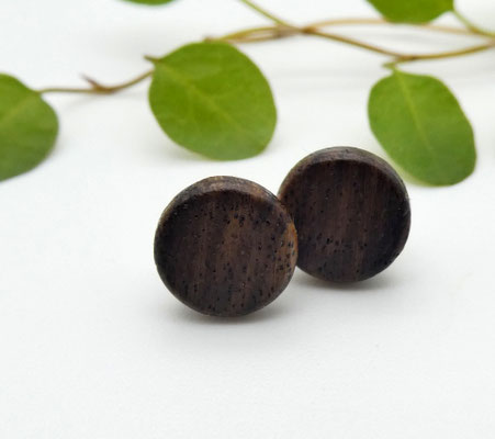 Mini-Ohrstecker aus Nussbaumwurzel, 8 mm