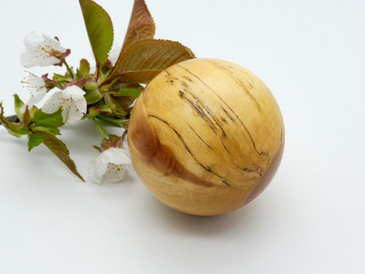 Holzkugel aus Weide 56 mm