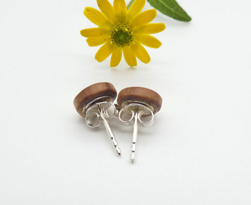 Mini-Ohrstecker aus Apfelbaum 8 mm
