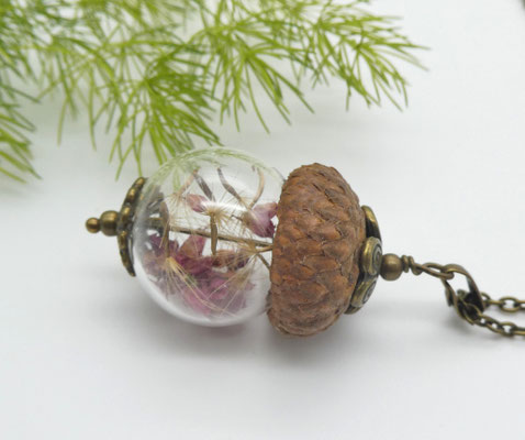 Naturschmuck-Anhänger mit Eichel + Löwenzahn + Heidekraut