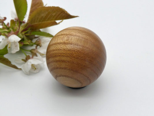 Holzkugel aus Ulme, 44 mm