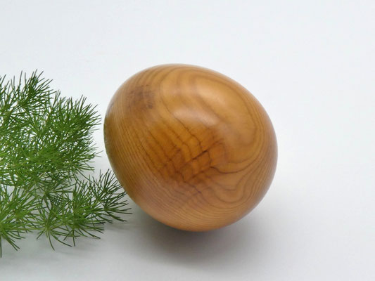 Holzei aus Eibe für Ostern