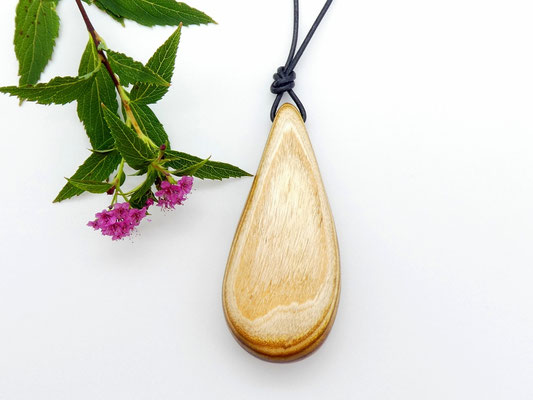 Holzanhänger aus Essigbaum