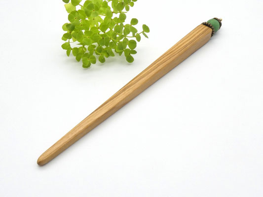 Haarstab aus Olivenholz & Nephrit