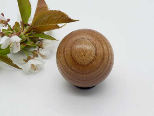Holzkugel aus Ulme, 44 mm