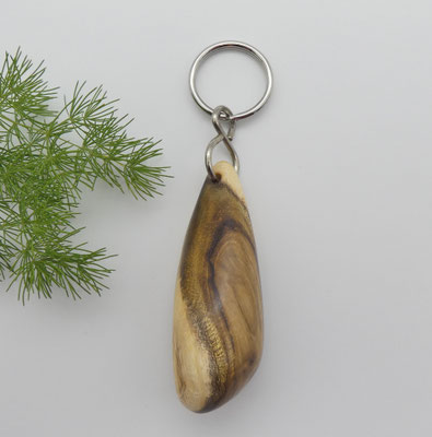 Handschmeichler-Schlüsselanhänger aus Robinie