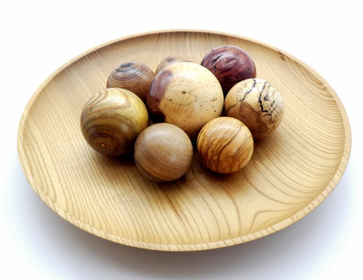 Holzkugel aus Walnuss, 54 mm