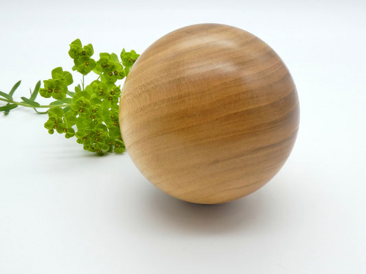 Holzkugel aus Kirsche, 80 mm