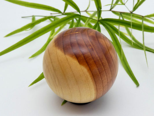 Holzkugel aus chinesischem Wacholder 47 mm