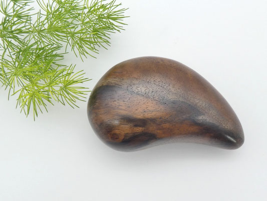 Handschmeichler aus Holz, Walnuss