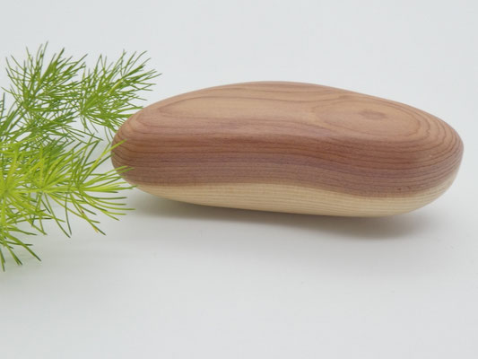 Handschmeichler aus Holz - Zeder (Bleistiftzeder)