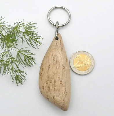 Schlüsselanhänger-Handschmeichler aus Holz - Muschelahorn
