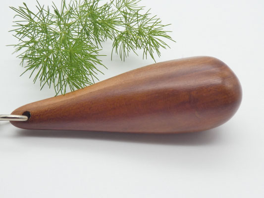 Schlüsselanhänger-Handschmeichler aus Zwetschge