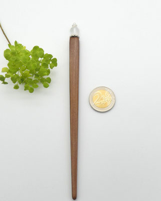 Haarstab aus Zwetschge & irisierende Glasperle