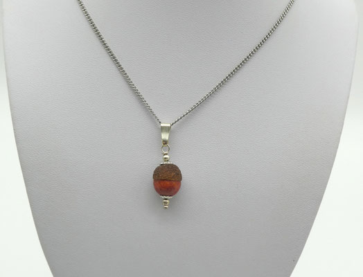 Naturschmuck-Anhänger mit Eichel & Koralle