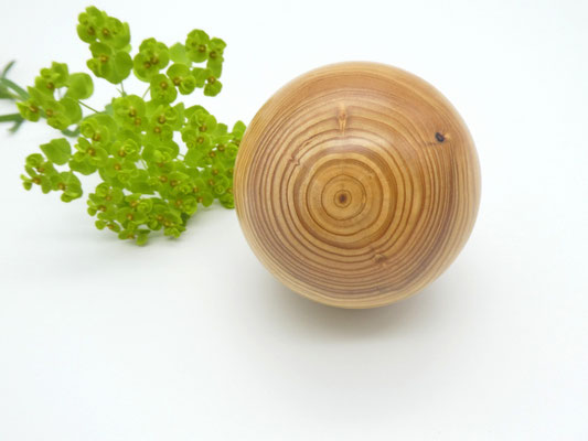 Holzkugel aus Lärche 64 mm