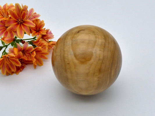 Holzkugel aus Eberesche, 62 mm