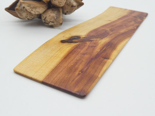 Lesezeichen aus Holz - chinesischer Wacholder