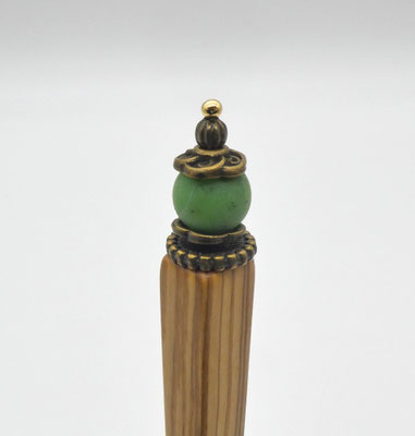 Haarstab aus Olivenholz & Nephrit