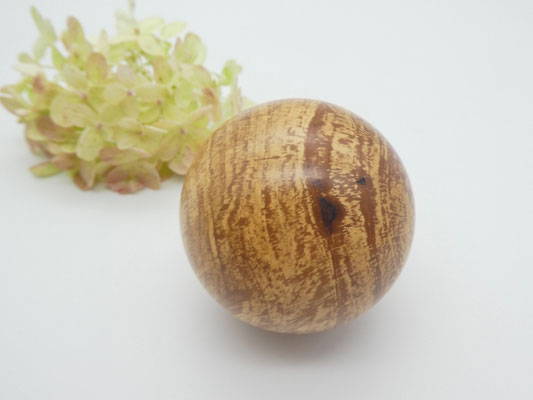 Holzkugel aus gestockter Birne 52 mm