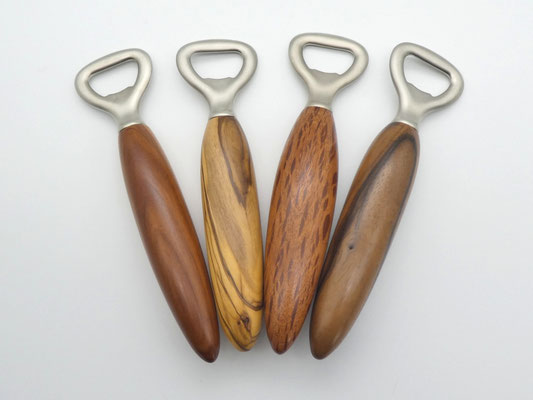 Flaschenöffner mit Holzgriff aus Walnuss