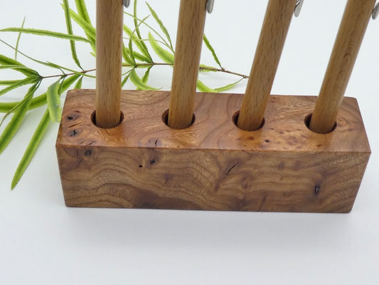 Stiftehalter aus Ulmenmaser für 4 Stifte