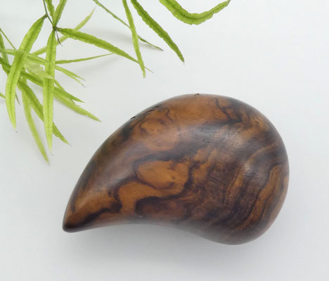 Handschmeichler aus Nussbaumwurzel
