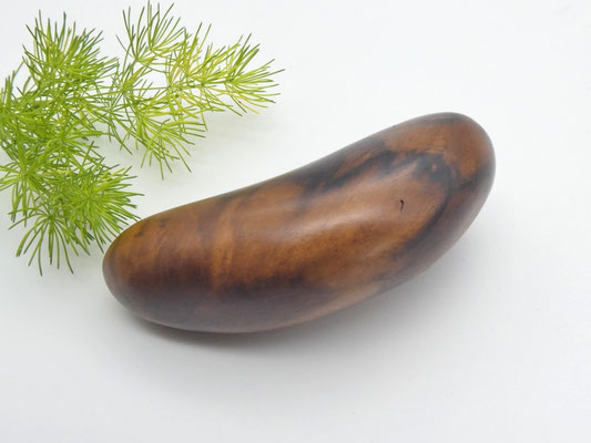 Handschmeichler aus Holz, Nussbaumwurzel