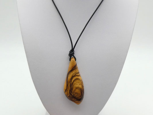 Schmuckanhänger aus Holz - Olivenholz