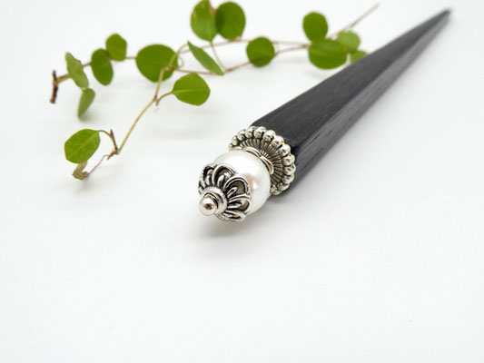 Haarstab aus Mooreiche & Muschelkernperle