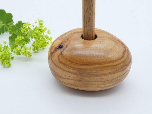 Stiftehalter aus Olivenholz für den Schreibtisch