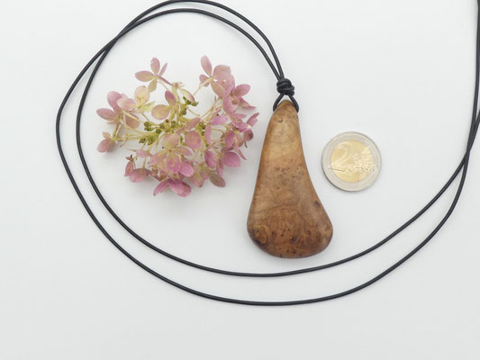 Schmuckanhänger aus Holz - Ahornmaser