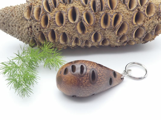 Schlüsselanhänger-Handschmeichler aus einem Banksiazapfen