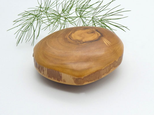 Handschmeichler aus Olivenholz