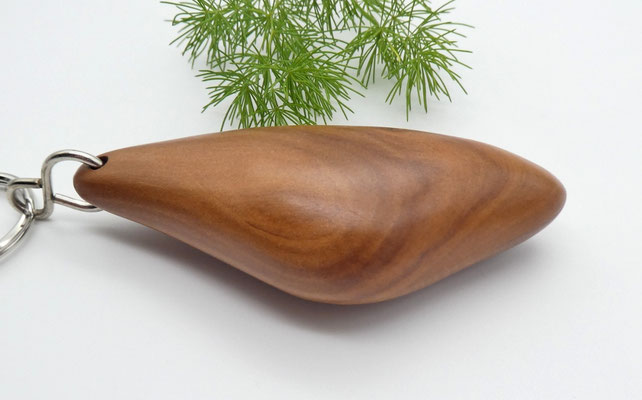 Schlüsselanhänger-Handschmeichler aus Apfelbaum