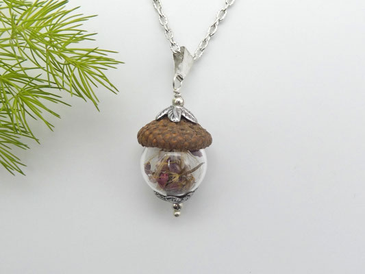 Naturschmuck-Anhänger mit Eichel & Erika